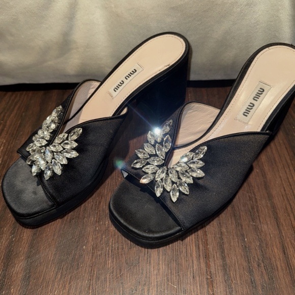Miu Miu Satin Crystal Embellishments Slides Women's Shoes Size: 6.5 - Picture 2 of 9